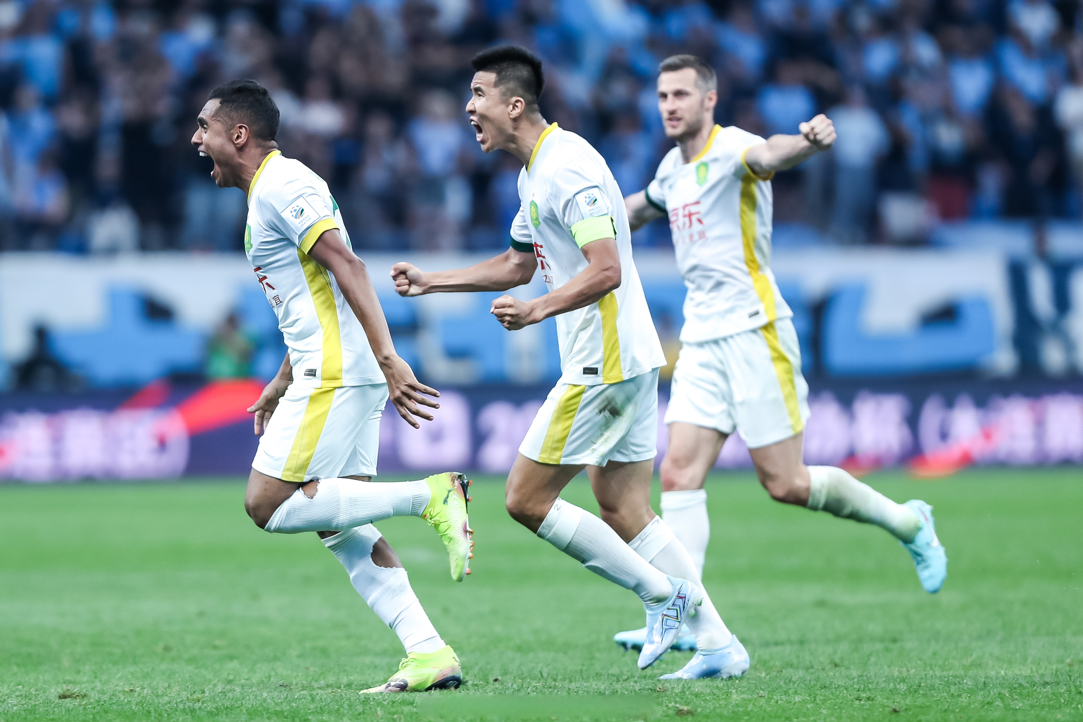 Kaiyun Sports马赛训练开放日；冲刺阶段临场应变引欢呼；法国杯在即；轮换策略成焦点的简单介绍